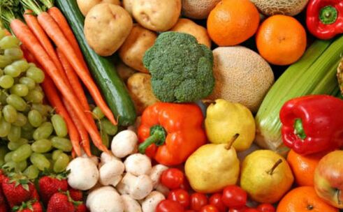 Patients with psoriasis should include vegetables and fruits in their diet. 