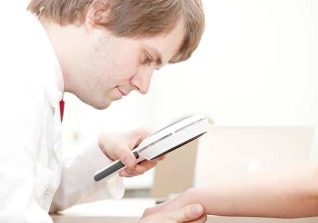 Diagnosis of psoriasis by a dermatologist